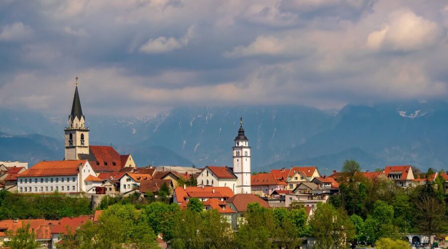 TOP vodnik: Najem kombija v Kranju za ogled znamenitosti